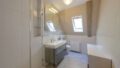 OG Apartment Badezimmer