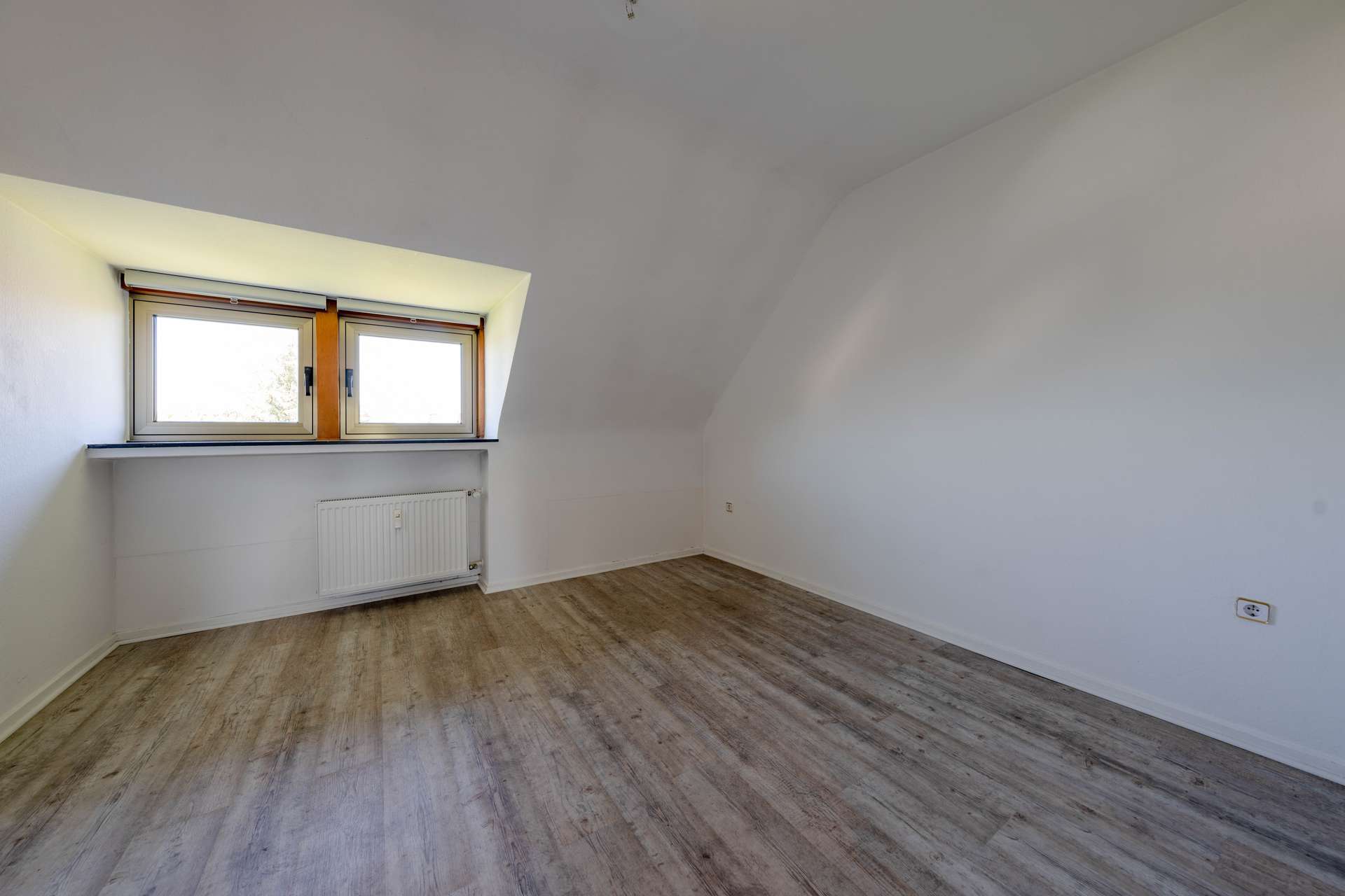 DG li. Schlafzimmer